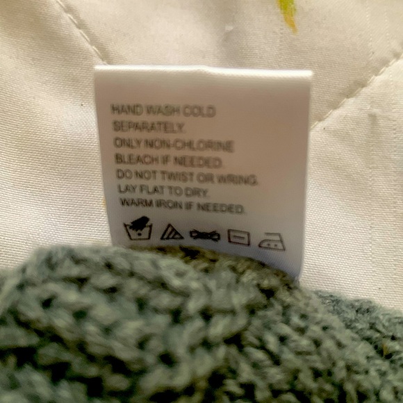 ❓Gray beanie ❓ - Picture 2 of 3